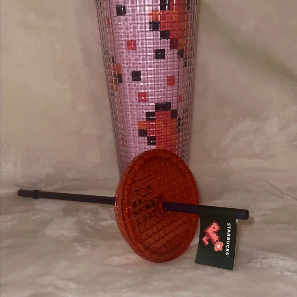 Starbucks 2025 Pixel Grid Heart Cold Cup Venti 24oz Pink Red NWT